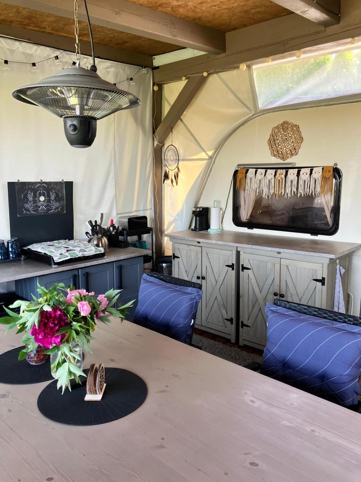 Glamping Karavan U Konopiste Chrastany  Exterior foto