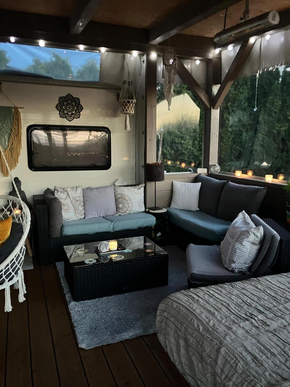 Glamping Karavan U Konopiste Chrastany  Exterior foto