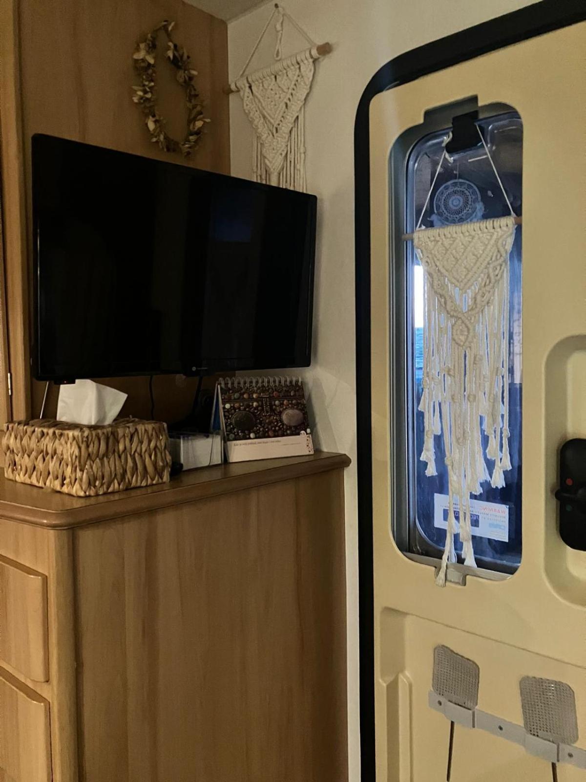 Glamping Karavan U Konopiste Chrastany  Exterior foto